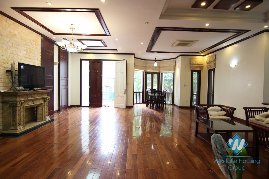 A lovely house with garden, high ceiling and lots of light available for rent in Tay Ho